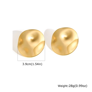 Detail view of 3.9cm gold irregular round earrings with weight and size specifications