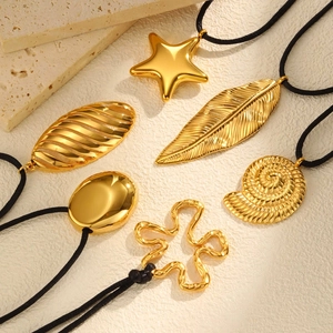 Collana con Ciondolo in Acciaio Inossidabile Vintage per Donna Pendente a Stella Geometrica Conchiglia Foglia Ovale Gioielli