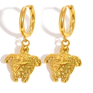 Boucles d'oreilles tortue en acier plaqué or 18K avec motifs étoile de mer et coquillage