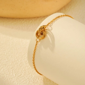 Bracelet élégant en acier inoxydable plaqué or 18 carats à trois cercles entrelacés