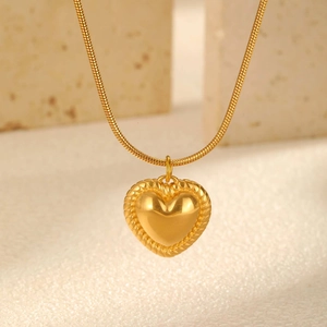 Edelstahl Herz Anhänger Halskette Für Damen Vergoldet Schlangenkette Minimalistisch Ins Stil Mode Schmuck NC-2106