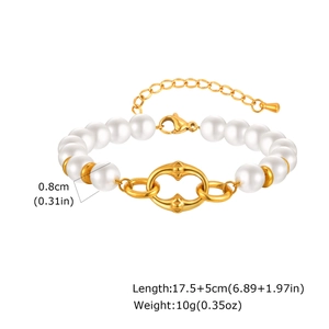 Détail du bracelet en perles avec boucle dorée indiquant la longueur et la taille des perles