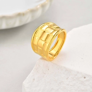 Bague Large en Acier Inoxydable Plaqué Or 18K avec Tissage en Grille pour Femme Bague Géométrique Texturée Damier