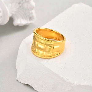 Bague en acier inoxydable plaqué or 18K pour femme avec texture damier tressé