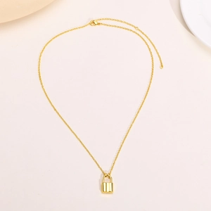 Collana con ciondolo a lucchetto placcata in oro 18K lucido in stile minimalista per uomo e donna