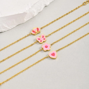 Cavigliere in acciaio inossidabile dorato con ciondoli smaltati rosa a forma di cuore
