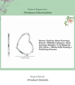 Détail de boucles d'oreilles cœur en argent S925 avec gravure LOVE et finition polie