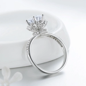 Luxurious S925 sterling silver crown ring with large round solitaire and pave diamonds