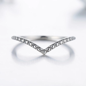 Minimalist S925 sterling silver V-shaped chevron ring with textured beaded finish