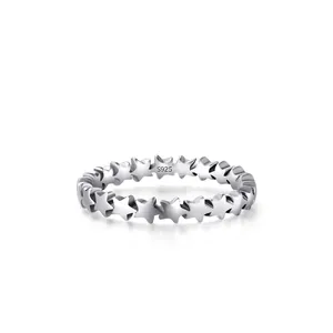 Minimalist S925 sterling silver ring featuring a continuous pattern of connected stars