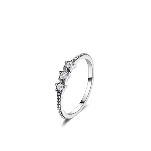 Bague étoile en argent sterling avec zircon incrusté et texture de perles fines
