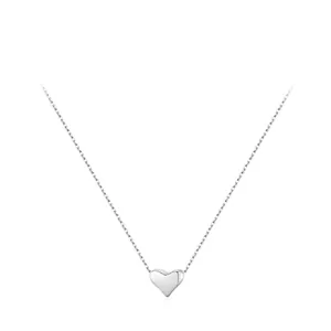 Collier cœur minimaliste en argent sterling avec finition polie sur une chaîne fine