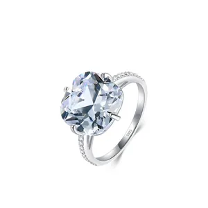 Bague luxueuse en argent sterling S925 avec zircon taille coussin et monture à 4 griffes