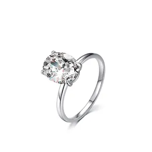 Bague élégante en argent S925 sertie d'un grand zircon scintillant de taille ovale
