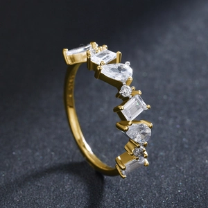 Elegant S925 sterling silver gold-plated ring with irregular sparkling cubic zirconia