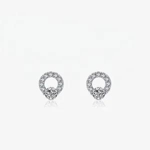 Boucles d'Oreilles Clous Rondes en Argent Sterling 925 pour Femmes Minimalistes avec Zirconia Incrusté Bijoux de Mode de Luxe