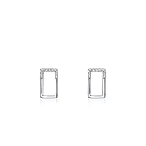 Élégantes boucles d'oreilles rectangulaires en argent 925 avec pavage de micro-zircons