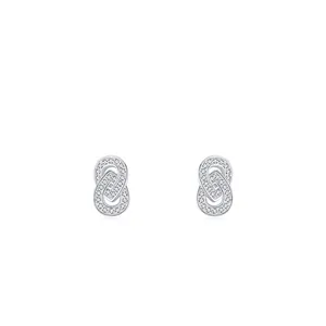 Boucles d'oreilles clous en argent 925 avec nœud géométrique et serti pavé de diamants