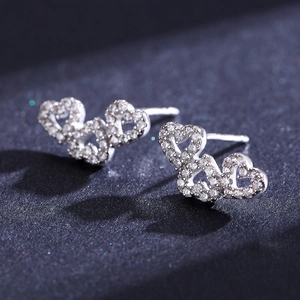 Boucles d'oreilles clous trois cœurs en argent S925 avec zircons scintillants