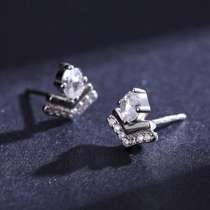 S925 sterling silver geometric arrow stud earrings with oval and V-shaped diamonds