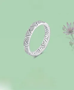 Detailed view of S925 sterling silver ring featuring a modern triangular zircon arrangement