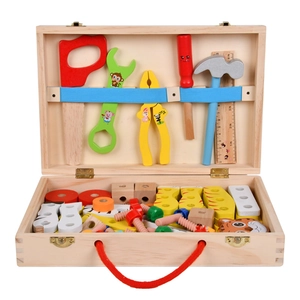 Boîte à outils en bois pour enfants avec marteau clé et tournevis de simulation