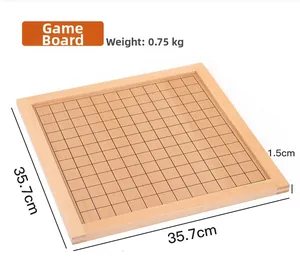 Dettaglio della tavola da gioco in legno con dimensioni 35,7 cm e peso di 0,75 kg