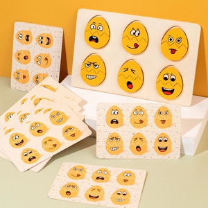 Jeu de puzzle en bois avec œufs d'expression et cartes d'émotions colorées