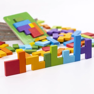 Pädagogisches Holzpuzzle für Kinder mit bunten Bausteinen und Logik-Herausforderungskarten