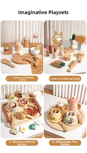 Detailansicht von vier Holzspielsets mit Küche, Frisier- und Tee-Zubehör für Kinder