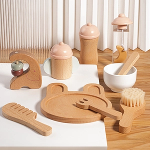 Baby-Küchenset aus Holz mit Elefantenrassel, Futterschale und Teller im Bärendesign
