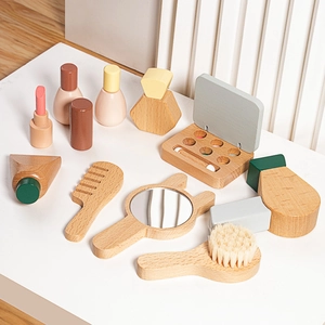 Kinder Schminkset aus Holz mit Lippenstift und Spiegel in Pastellfarben für Mädchen