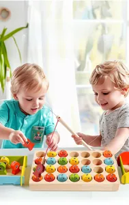 Magnetisches Holz-Angelspiel für Kinder mit bunten Alphabet-Fischen zur Motorikschulung