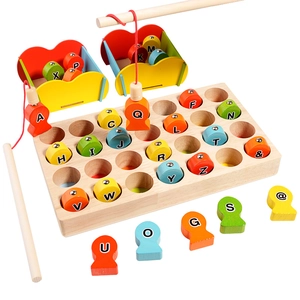 Magnetisches Holz-Angelspiel mit bunten Alphabet-Buchstaben für die frühkindliche Bildung