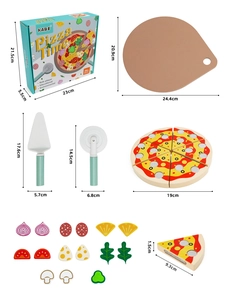 Detailliertes Set aus Holz-Pizza-Spielzeug inklusive Belägen, Schneider und Heber