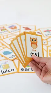 Cartes éducatives d'anglais avec illustrations colorées d'animaux et d'aliments pour enfants