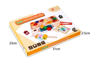 Detailed dimensions of the wooden fruit skewer play set packaging, 31cm x 23cm x 2.5cm size
