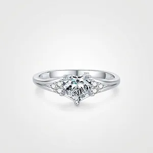 Luxury 925 Sterling Silver Heart Zirconia Ring For Women Exquisite Simulated Diamond Inlaid Heart Shaped Band Jewelry Finger Ring