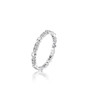 Elegant s925 silver heart ring with sparkling zirconia stones and polished finish