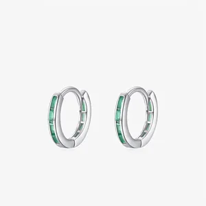 Orecchini Huggie a Cerchio in Argento Sterling 925 con Zirconia Verde Minimalista Geometrico Piccolo Orecchio Fibbia Gioielli Donna