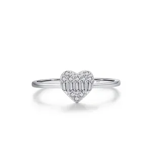 Bague élégante en argent S925 en forme de cœur ornée de pierres de zircone éclatantes