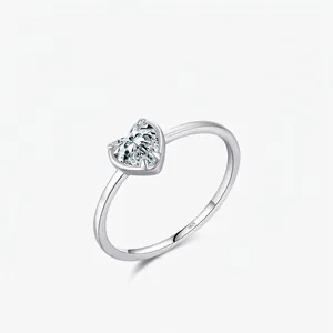 S925 Argent Sterling Bague Zirconia en Forme de Cœur Élégant Zircon Clair Incrusté Anneau Mince Fiançailles Mariage pour Femme Bijoux