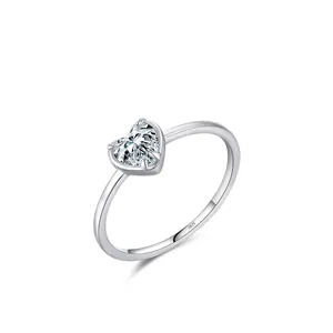 Bague élégante en argent sterling S925 avec une pierre de zircone étincelante en forme de cœur