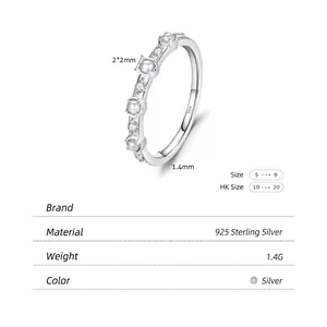 Bague élégante en argent 925 avec de petites perles blanches et des zircons