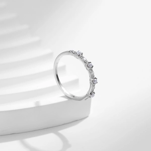 Bague élégante en argent sterling S925 avec perles et petits accents en zircone