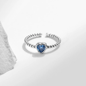 S925 sterling silver twist open ring with heart-shaped blue zircon and polished finish