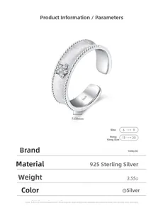 Detail view of 925 sterling silver matte ring with clover motif and 5.60mm width