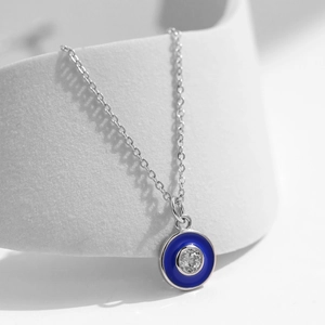 Collier minimaliste en argent S925 avec pendentif rond émail bleu Klein et zircone