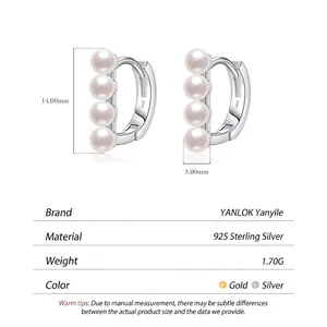 Créoles élégantes en argent S925 avec quatre perles blanches verticales, hauteur 14 mm