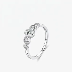 Elegant 925 Sterling Silver Geometric Oval Zirconia Inlaid Row Ring Sweet Sparkling Minimalist Jewelry Finger Ring For Women